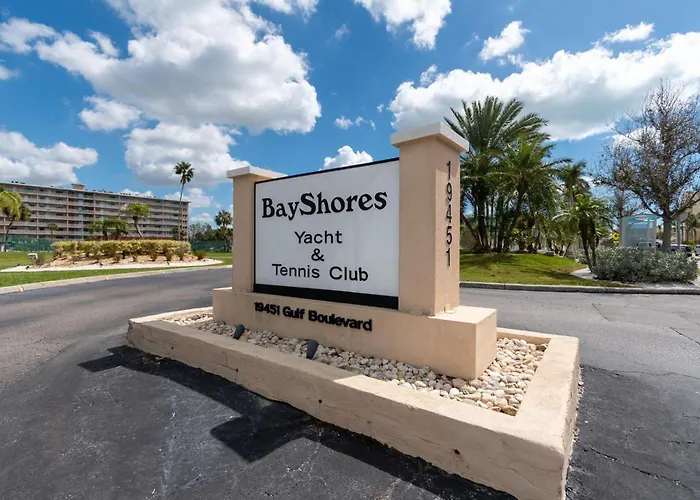 Bayshore Yacht & Tennis 806